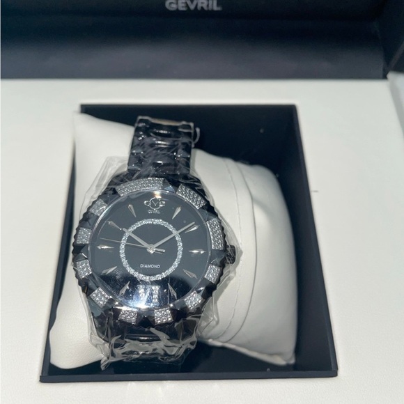 NEW $3,000 retail NIB Black Diamond Watch LOOK
Women’s GV2 Venice - Picture 8 of 11